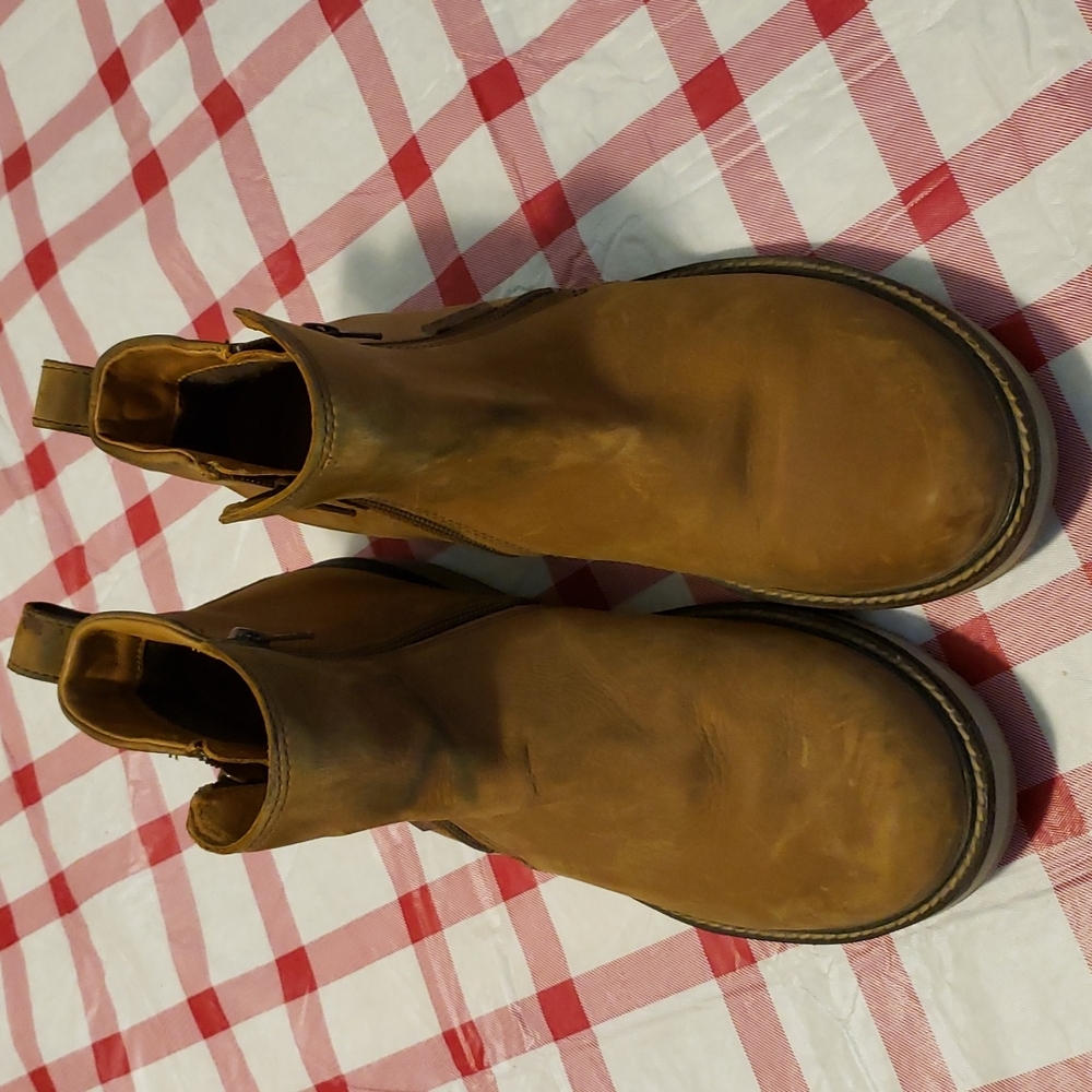 Keen double zipper boot